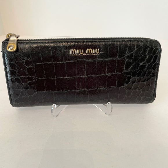Miu Miu by Prada Black Croc Embossed Leather Zip Around Wallet - Picture 13 of 13